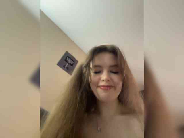 YourLadyyy webcam