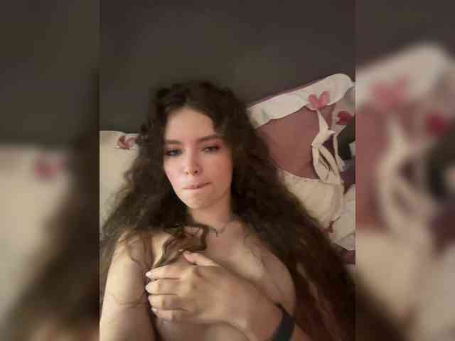 YourLadyyy webcam