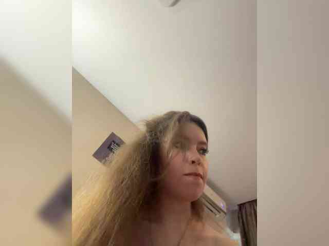 YourLadyyy webcam