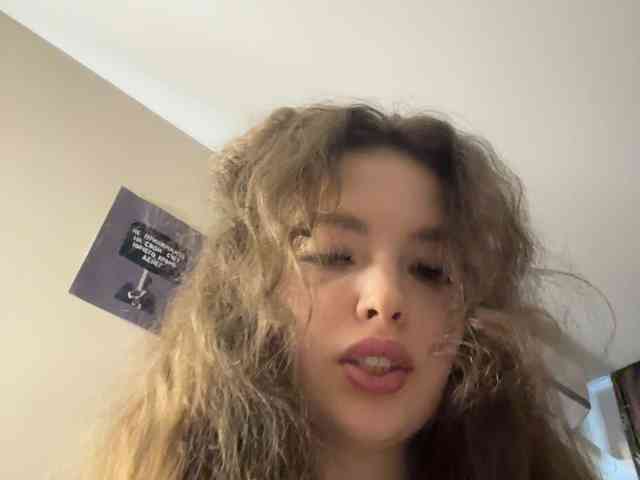 YourLadyyy webcam