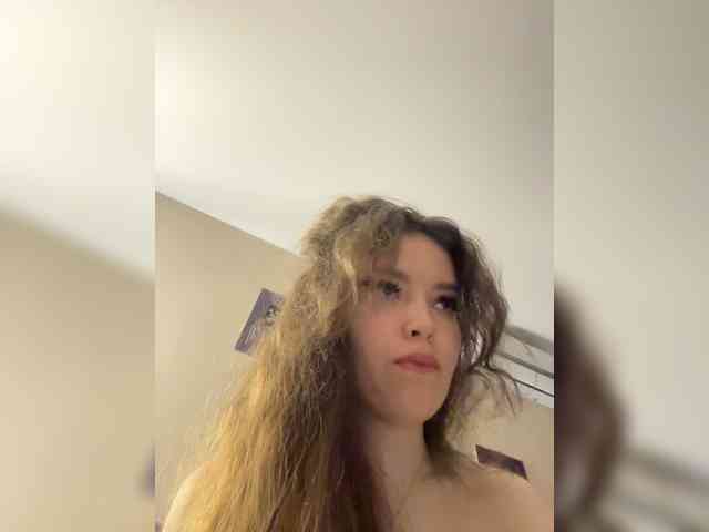 YourLadyyy webcam