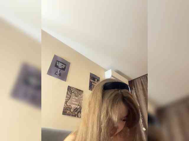 YourLadyyy webcam