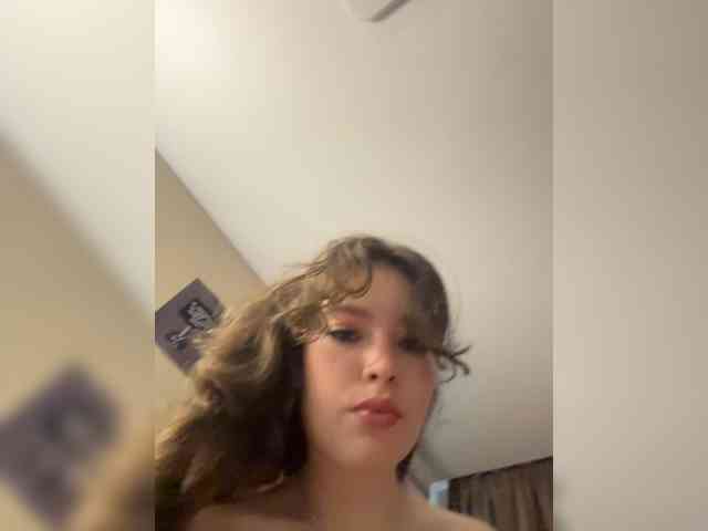 YourLadyyy webcam