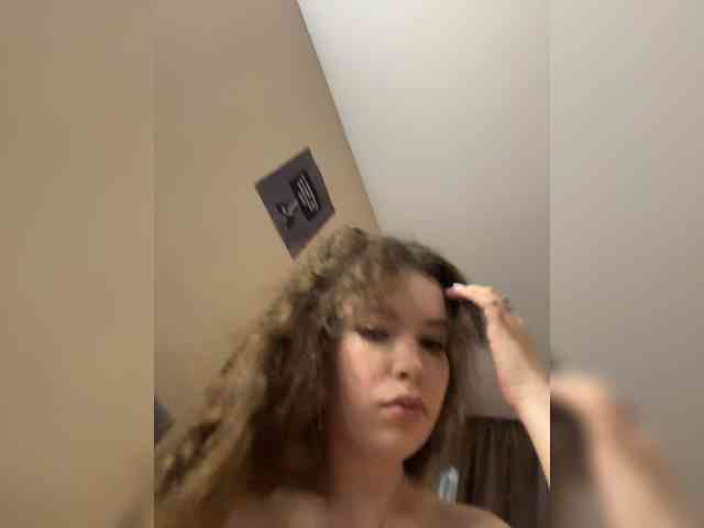 YourLadyyy webcam
