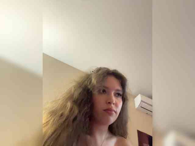 YourLadyyy webcam