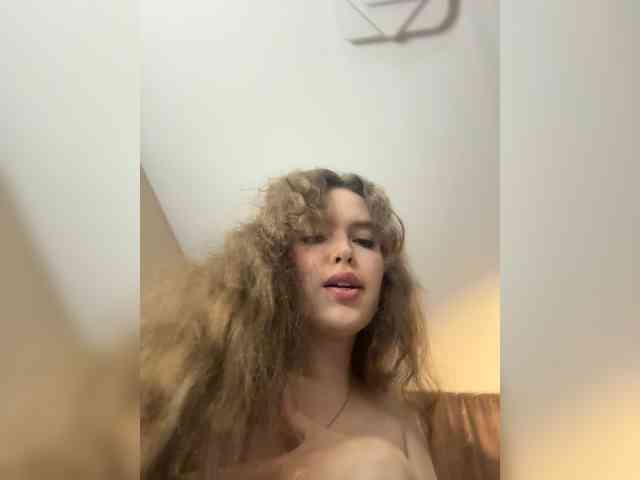 YourLadyyy webcam