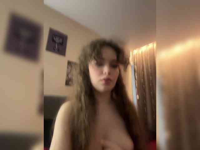 YourLadyyy webcam