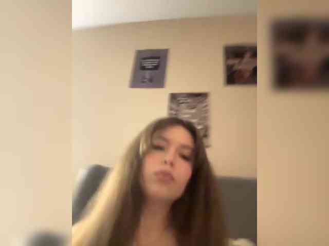 YourLadyyy webcam