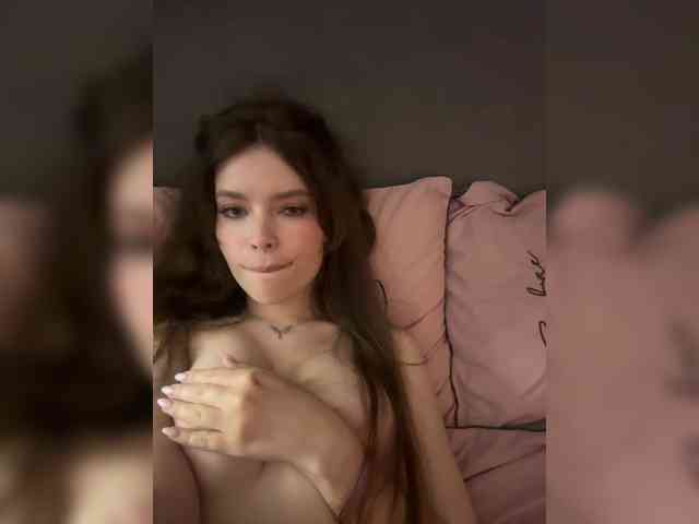 YourLadyyy webcam