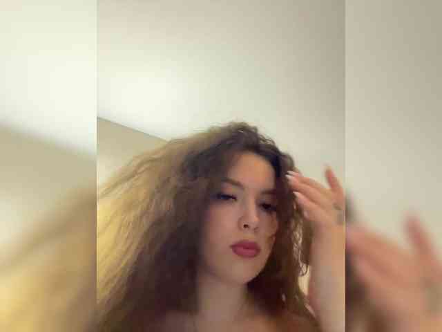 YourLadyyy webcam