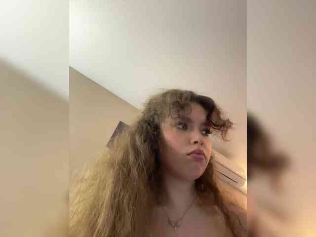 YourLadyyy webcam