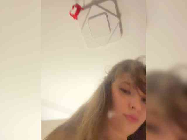 YourLadyyy webcam
