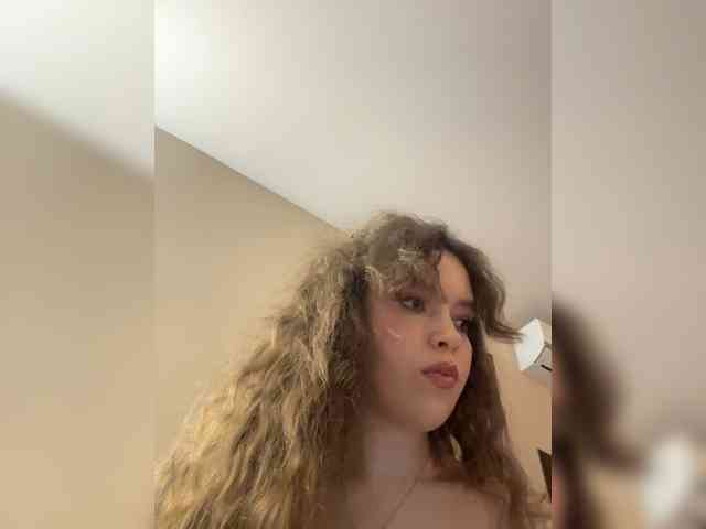 YourLadyyy webcam
