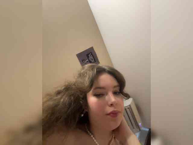YourLadyyy webcam