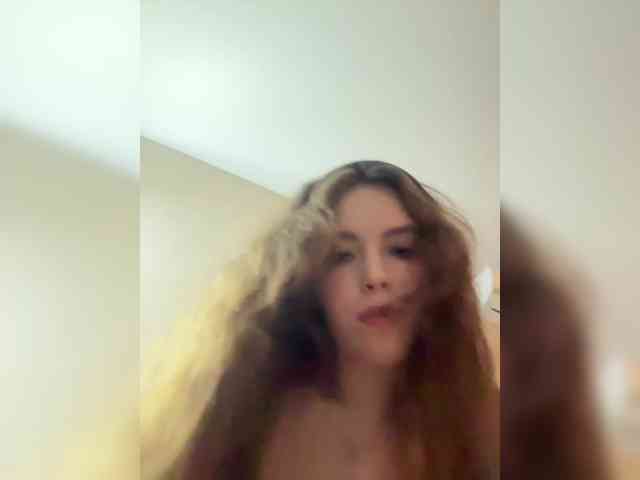 YourLadyyy webcam