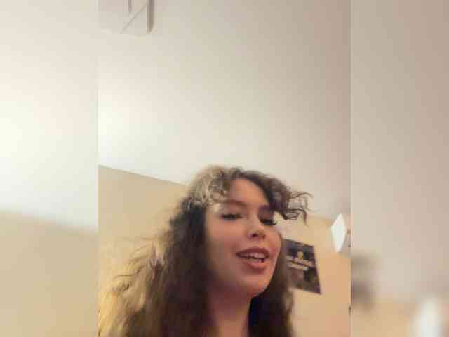 YourLadyyy webcam
