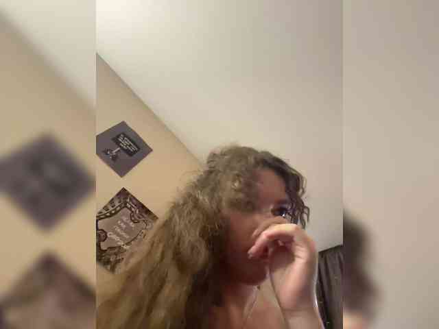 YourLadyyy webcam