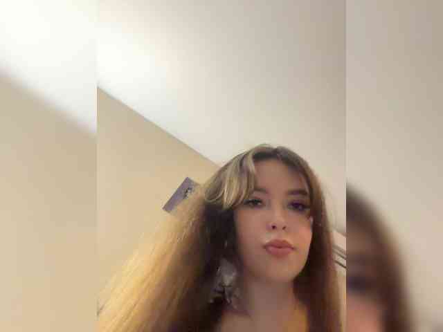 YourLadyyy webcam