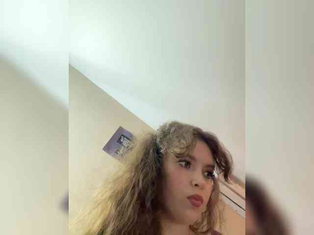 YourLadyyy webcam