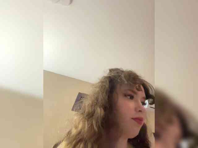 YourLadyyy webcam