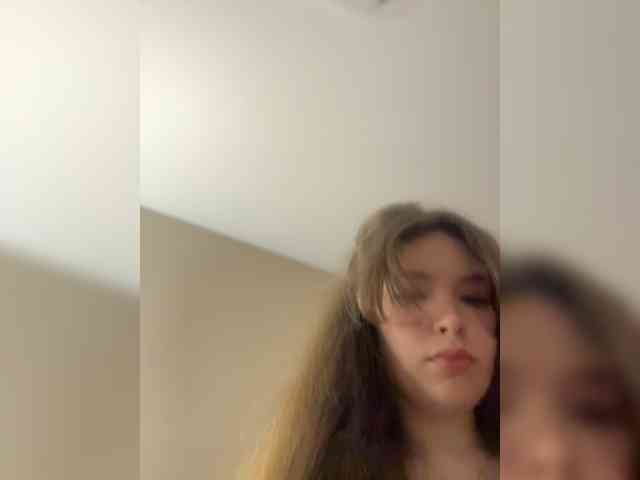 YourLadyyy webcam