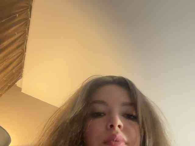 YourLadyyy webcam