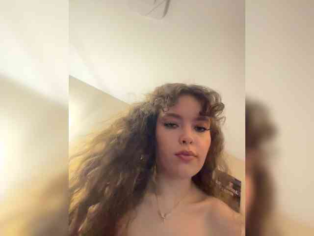 YourLadyyy webcam
