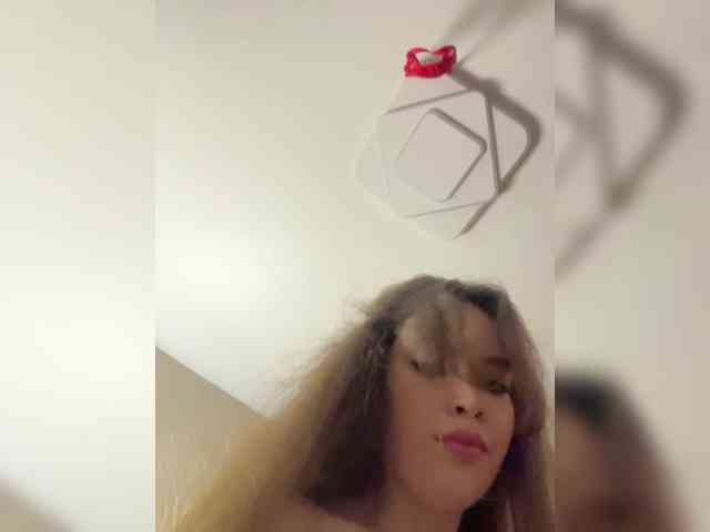 YourLadyyy webcam