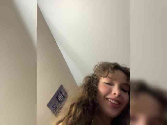 YourLadyyy webcam