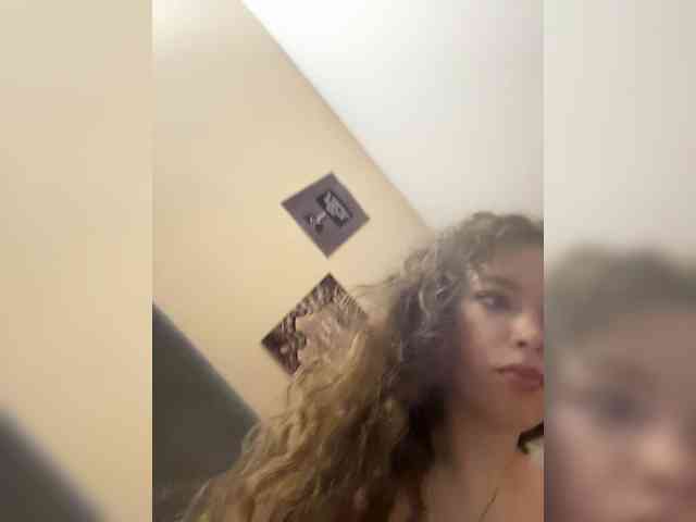 YourLadyyy webcam