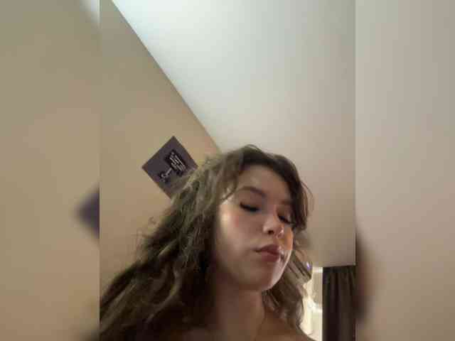 YourLadyyy webcam