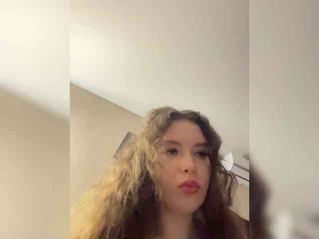 YourLadyyy webcam