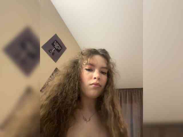 YourLadyyy webcam