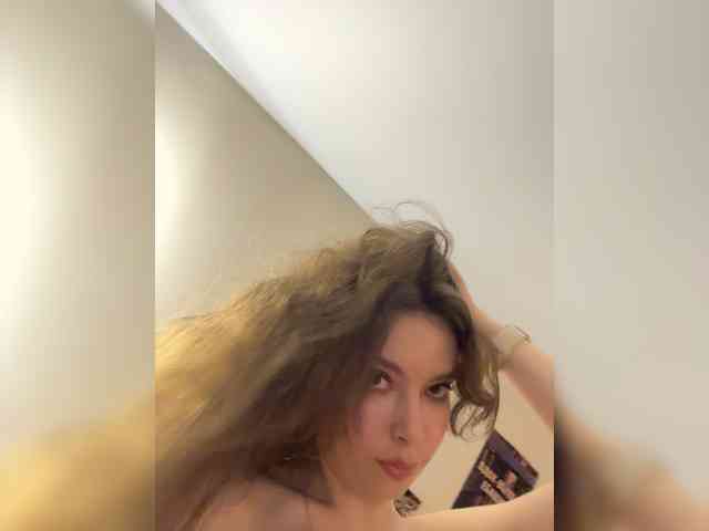 YourLadyyy webcam