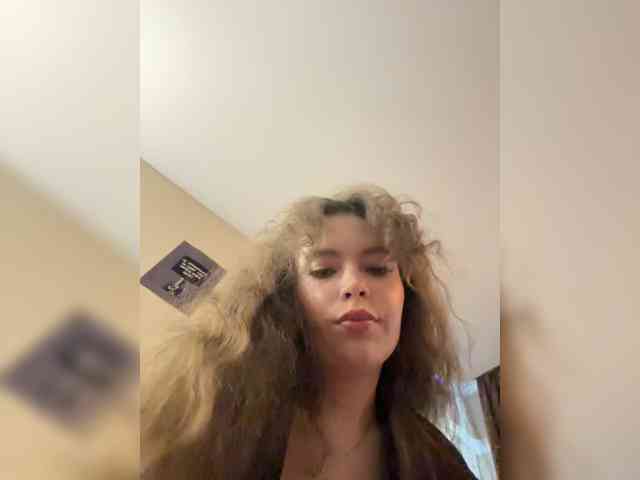 YourLadyyy webcam
