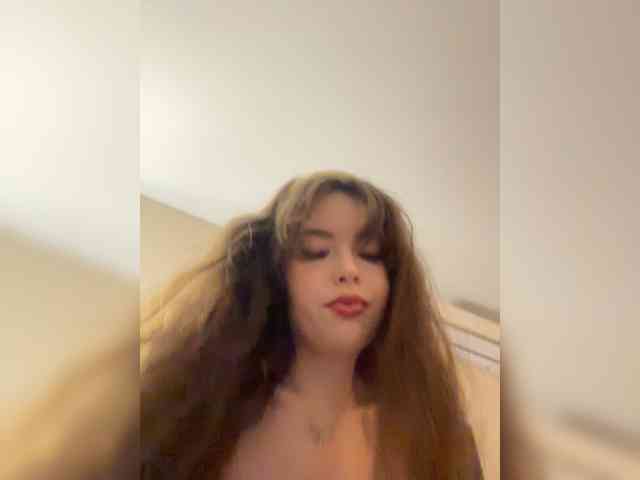 YourLadyyy webcam