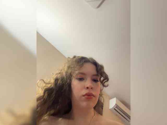 YourLadyyy webcam