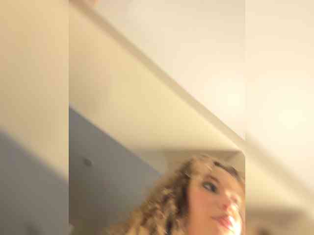 YourLadyyy webcam