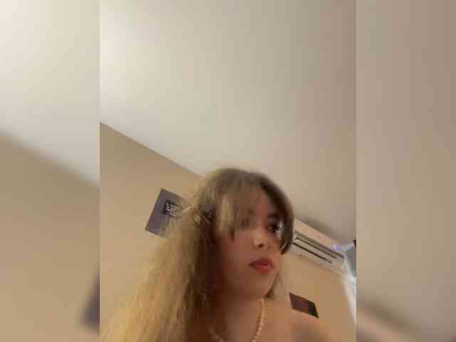 YourLadyyy webcam