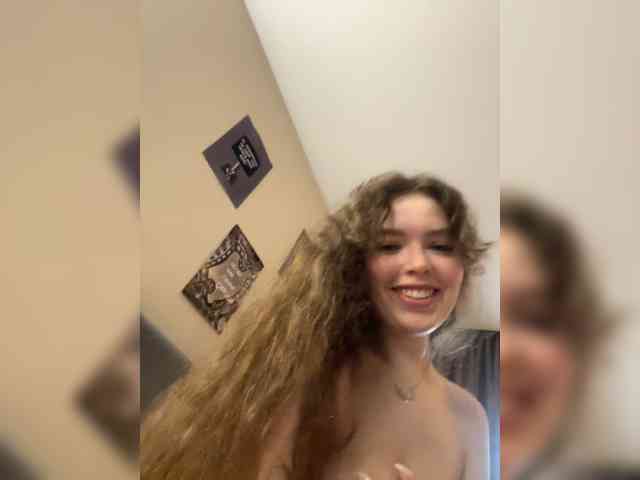 YourLadyyy webcam
