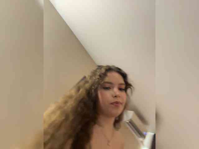 YourLadyyy webcam