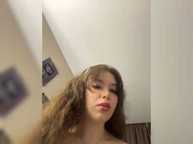 YourLadyyy webcam
