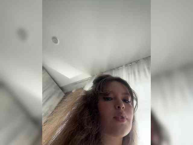 YourLadyyy webcam