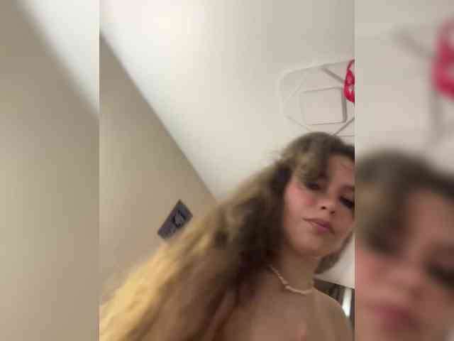 YourLadyyy webcam