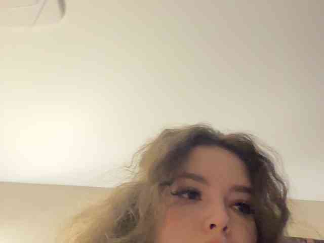 YourLadyyy webcam