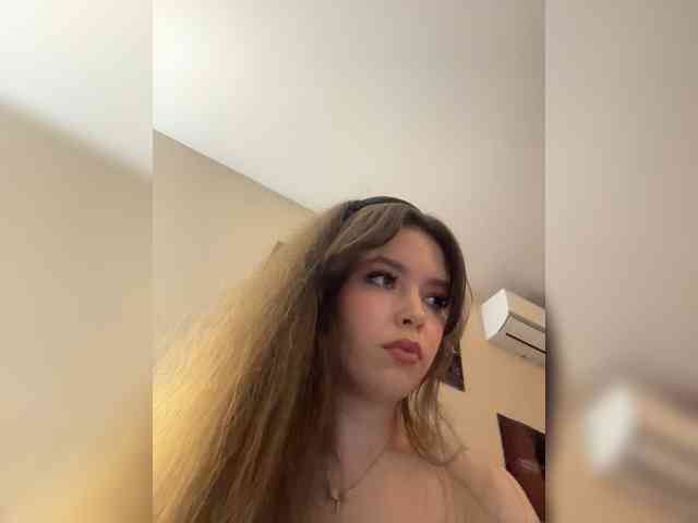 YourLadyyy webcam