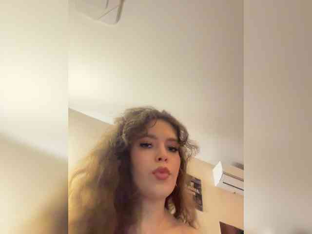 YourLadyyy webcam