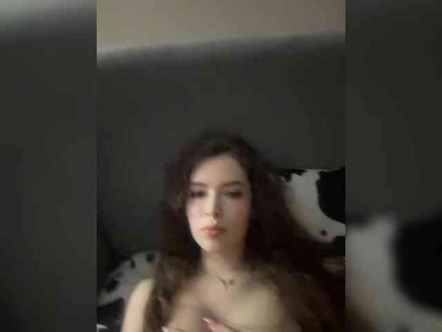 YourLadyyy webcam