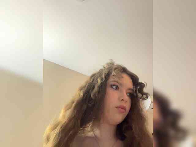 YourLadyyy webcam
