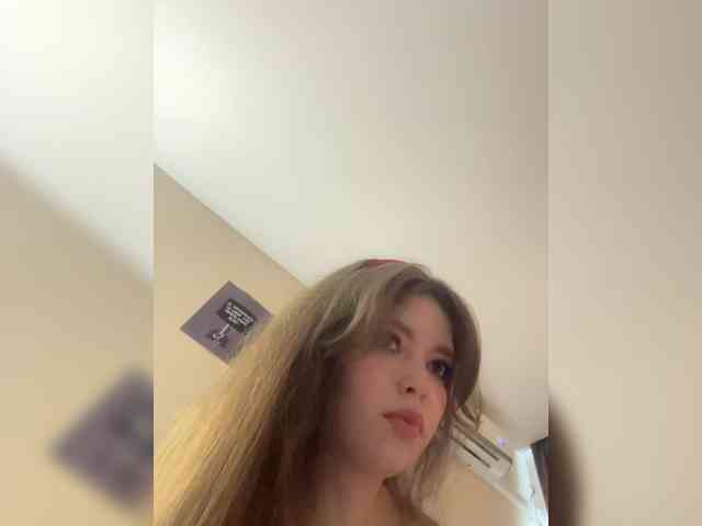 YourLadyyy webcam